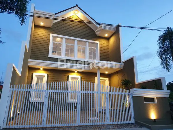 image RUMAH DENGAN TIPE CLASSIC 2LANTAI GRESS DI GREENLAKE WONOREJO (1)