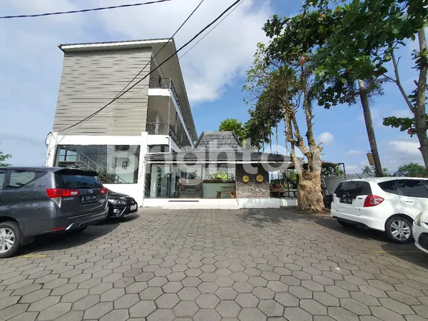 image MENGEJUTKAN SAWAH JOGLO VILLA DI DAERAH YANG DAMAI, SEJUK DAN TENANG YANG BERLOKASI DI SLEMAN BAGIAN UTARA YOGYAKARTA    (2)