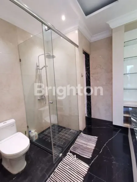 image HARGA SPECIAL. TURUN 1M! RUMAH MEWAH TAMAN HUNIAN SATELIT SUKOMANUNGGAL (6)