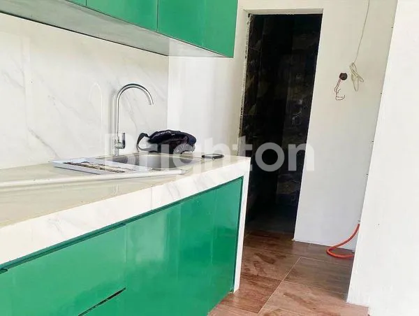 image RUMAH BARU BARUS MODERN LOKASI STRATEGIS DI PUTADEWA KOTA MALANG (2)