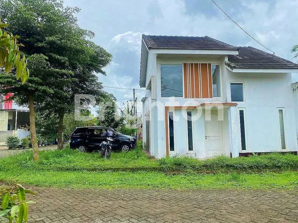 image RUMAH BARU BARUS MODERN LOKASI STRATEGIS DI PUTADEWA KOTA MALANG (1)