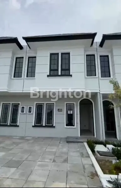 image RUMAH MEWAH 2 LANTAI BERGAYA AMERIKA DI MANSION NINE SURABAYA BARAT (3)