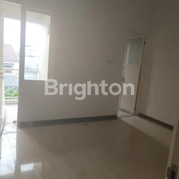 image RUMAH BARU GRES MINIMALIS PANDUGO (6)