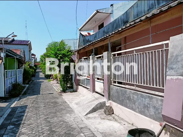BANGUNAN MURAH, RUMAH MERUPAKAN KOS KOSAN DAN MASIH PRODUKTIF