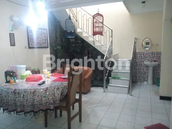 image DIJUAL MURAH!! RUMAH 1,5LT SIAP HUNI KUTISARI INDAH DEKAT KAMPUS PETRA (4)