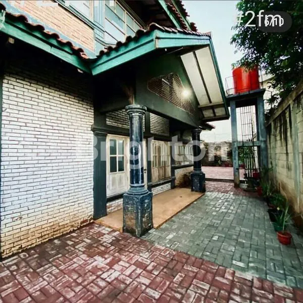 image RUMAH 2 LANTAI -  BANGUNAN KLASIK EROPA -KADUJAYA - TANGERANG (5)