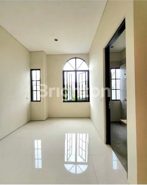image RUMAH BARU GRES BARUK KEDUNG ASEM RUNGKUT MERR (5)