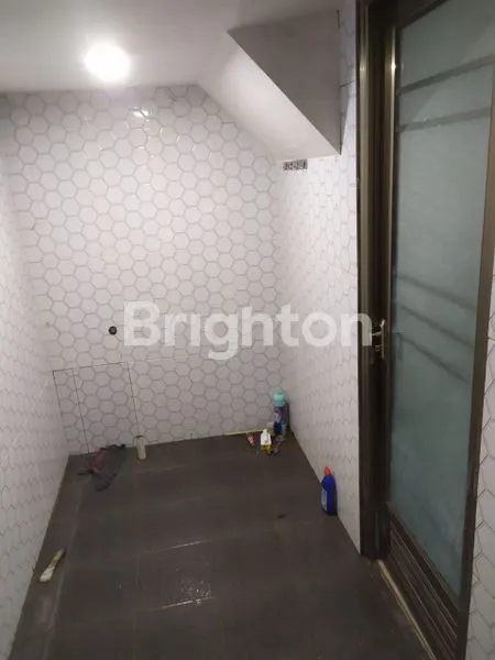 image RUMAH PERHUTANI SAMBIKEREP JL SAMBIROTO (4)