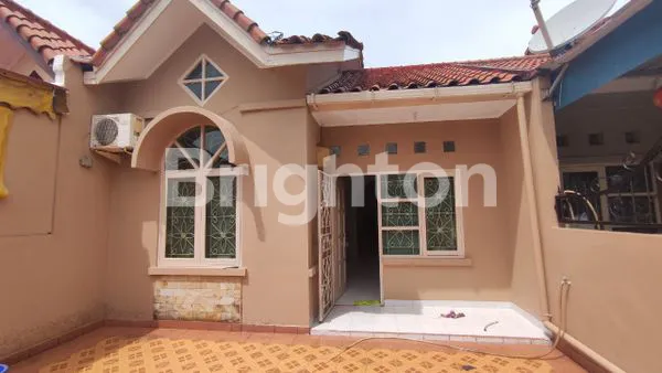 image RUMAH STRATEGIS DI TAMAN KOTAMAS (3)