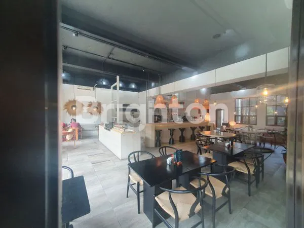 image OFFICE SPACE DI WOLTER MONGINSIDI (2)