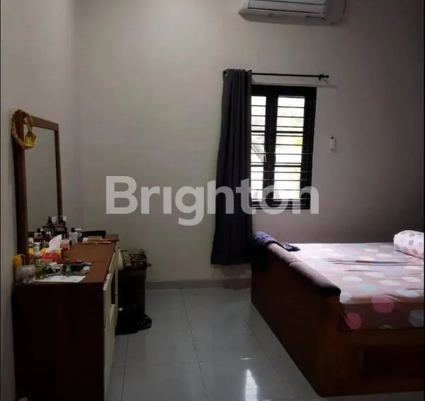 image RUMAH 2 LANTAI DAN TANAH LUAS, CANTIK NYAMAN IDAMAN KELUARGA, STRATEGIS (4)