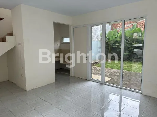 image RUMAH MURAH 2 LANTAI CLUSTER ONE GATE ROW JLN LEBAR 3MOBIL (8)