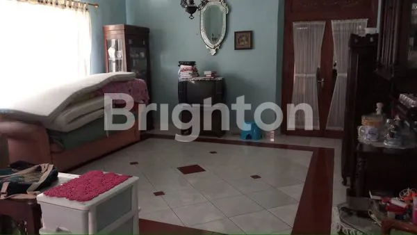 image RUMAH 1.5 LANTAI DI PUSAT KOTA (7)