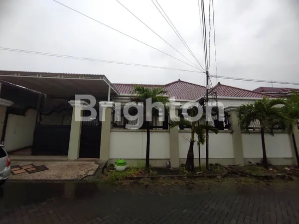 image CLASSIC SIAP HUNI ROW LEBAR LINGKUNGAN ELITE GAYUNGSARI (1)