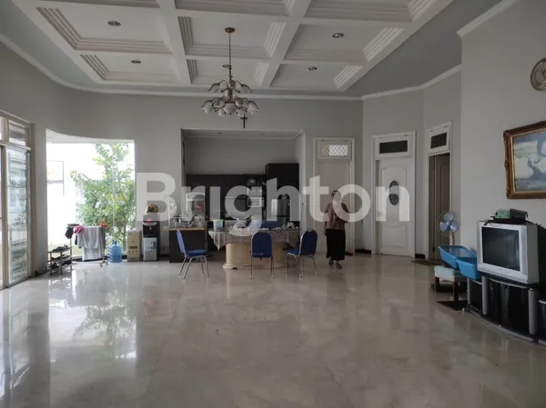 image CLASSIC SIAP HUNI ROW LEBAR LINGKUNGAN ELITE GAYUNGSARI (6)