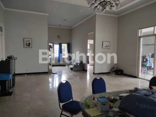 image CLASSIC SIAP HUNI ROW LEBAR LINGKUNGAN ELITE GAYUNGSARI (7)