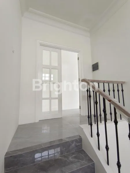 image RAFFLES GARDEN CITRALAND RUMAH BARU GRESS MURAH SURABAYA BARAT SIAP HUNI (8)