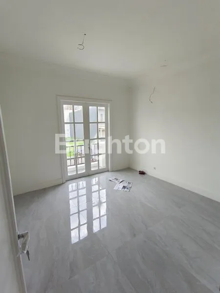 image RAFFLES GARDEN CITRALAND RUMAH BARU GRESS MURAH SURABAYA BARAT SIAP HUNI (3)