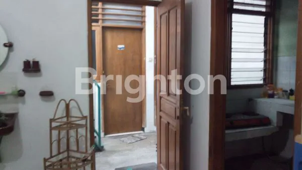 image RUMAH LUAS SIAP HUNI 2 LANTAI, LETAK STRATEGIS (3)