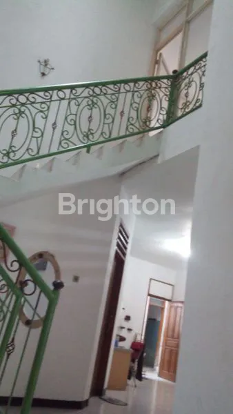 image RUMAH LUAS SIAP HUNI 2 LANTAI, LETAK STRATEGIS (4)