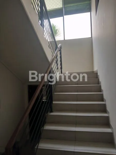 image RUMAH 2,5 LANTAI BESERTA KOST²AN DI TUBAGUS ISMAIL (7)