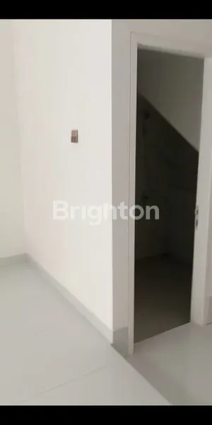image RUMAH BARU 2 LT DI MERUYA PARK RESIDENCE JAKARTA  (5)