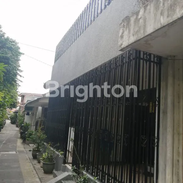 image GENTENG KULON RUMAH PUSAT KOTA (1)