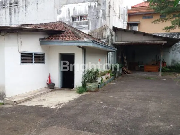 GUDANG & RUMAH WALET, nol jalan Dampit