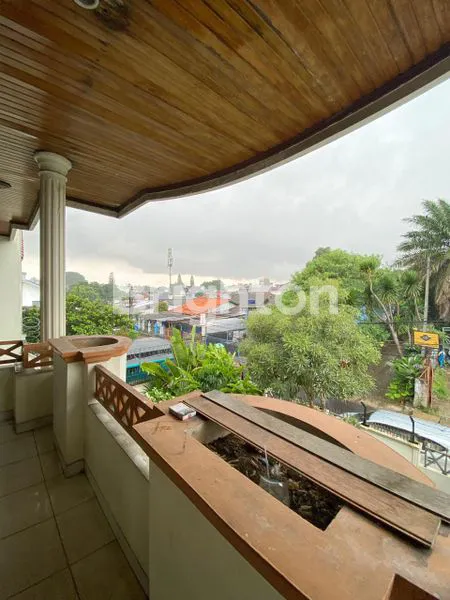 image RUMAH LUAS SIAP HUNI DI PESANGGRAHAN JAKARTA SELATAN (5)