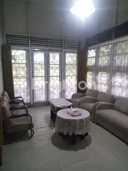 image RUMAH SANGAT MURAH STRATEGIS TENGAH KOTA PONTIANAK (4)