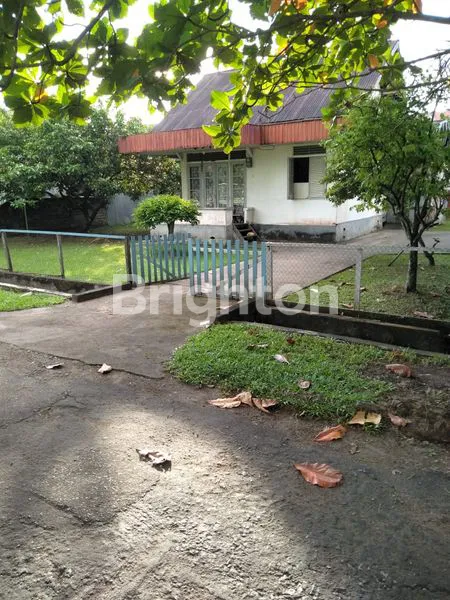 image RUMAH SANGAT MURAH STRATEGIS TENGAH KOTA PONTIANAK (8)