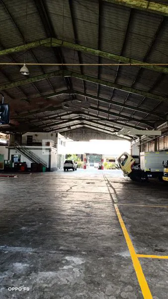 TANAH + BANGUNAN BANDENGAN