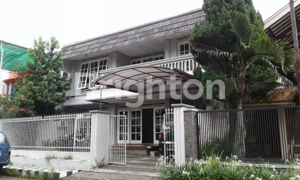 image RUMAH BESAR SIAP HUNI (1)