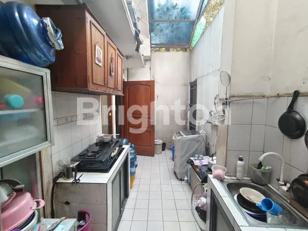 image DIJUAL CEPAT HUNIAN STRATEGIS DI TAMAN KENARI JAGORAWI (2)