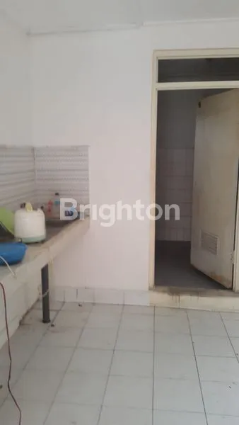 image RUMAH SIMPANG DARMO PERMAI SELATAN KOSONGAN (7)