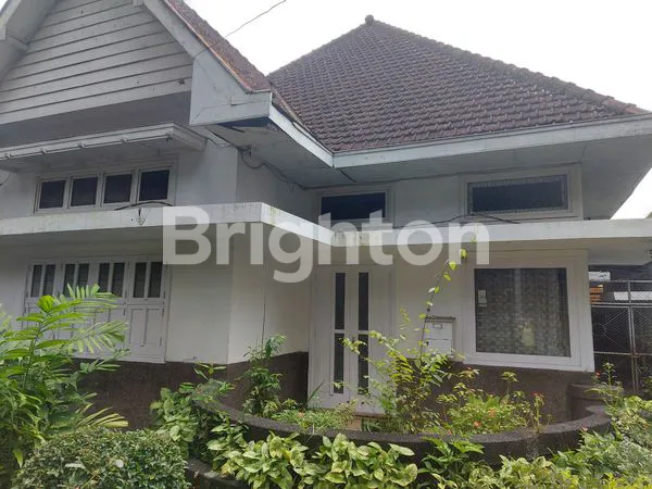 image RUMAH KLASIK TANGKUBAN PERAHU (1)