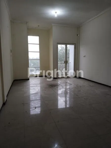 image RUKO MURAH SIAP PAKAI NOL JALAN RAYA JENGGOLO SIDOARJO. STRATEGIS RAMAI. COCOK UTK KANTOR, BANK, FINANCE, TEMPAT LES, DLL (3)