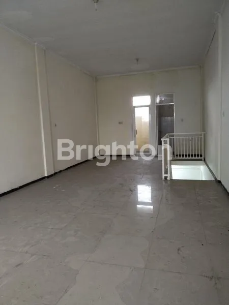 image RUKO MURAH SIAP PAKAI NOL JALAN RAYA JENGGOLO SIDOARJO. STRATEGIS RAMAI. COCOK UTK KANTOR, BANK, FINANCE, TEMPAT LES, DLL (1)
