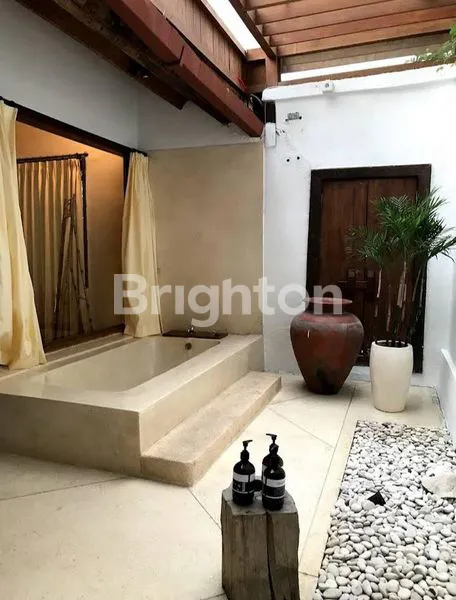 image VILLA DI CANGGU PEACEFUL PLACE DEKAT PANTAI BATU BOLONG (8)