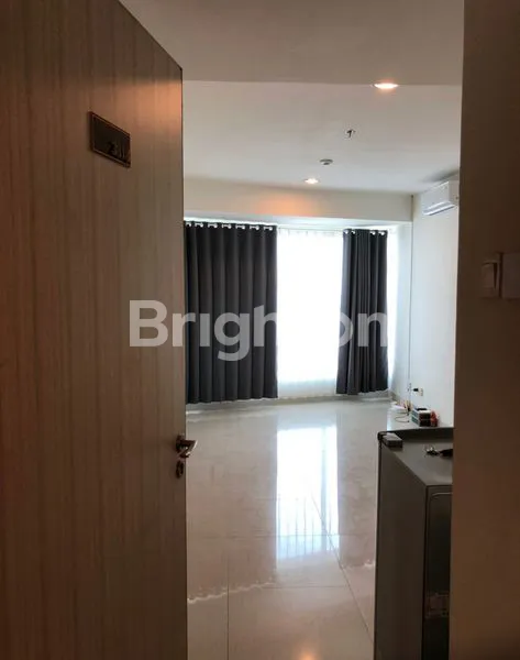 image JUAL MURAH APARTEMEN GRAND KAMALA LAGOON,  3+1 BED ROOM SUITE ,SEMI FURNISH,  KALIMALANG BEKASI SELATAN. (2)