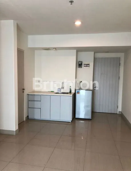 image JUAL MURAH APARTEMEN GRAND KAMALA LAGOON,  3+1 BED ROOM SUITE ,SEMI FURNISH,  KALIMALANG BEKASI SELATAN. (6)