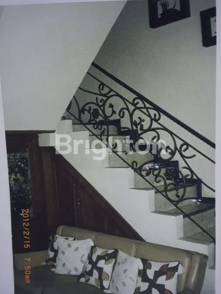 image RUMAH 2 LANTAI MANYAR TIRTOYOSO (1)