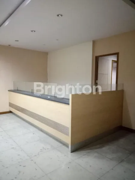 image BANGUNAN GEDUNG EX BANK, PUSAT KOTA SURABAYA DIPONEGORO (4)