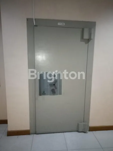 image BANGUNAN GEDUNG EX BANK, PUSAT KOTA SURABAYA DIPONEGORO (5)