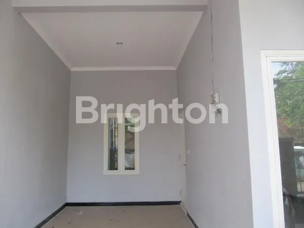 image RUMAH TERAWAT SIAP HUNI DI TENGGILIS (5)