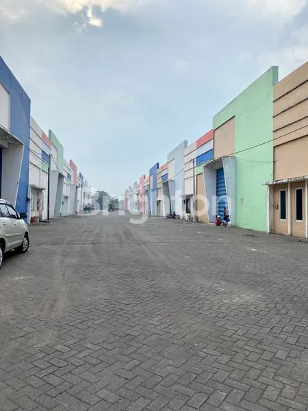 image GUDANG CASALAND RAYA BYPASS KRIAN (4)