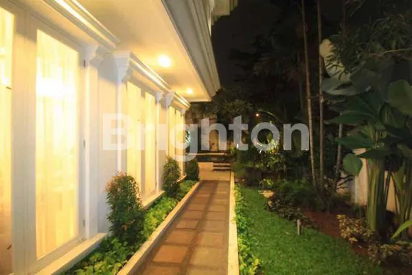image RUMAH MEWAH SANGAT ISTIMEWA, TERAWAT SEMI FURNISHED DI TAMAN ARIES, BANGUNAN 2 LANTAI, ADA SWIMMING POOL, TURUN HARGA 16M -> 15,5M MASIH NEGO (5)