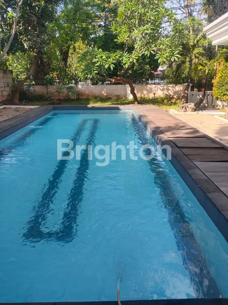 image RUMAH MEWAH SANGAT ISTIMEWA, TERAWAT SEMI FURNISHED DI TAMAN ARIES, BANGUNAN 2 LANTAI, ADA SWIMMING POOL, TURUN HARGA 16M -> 15,5M MASIH NEGO (8)
