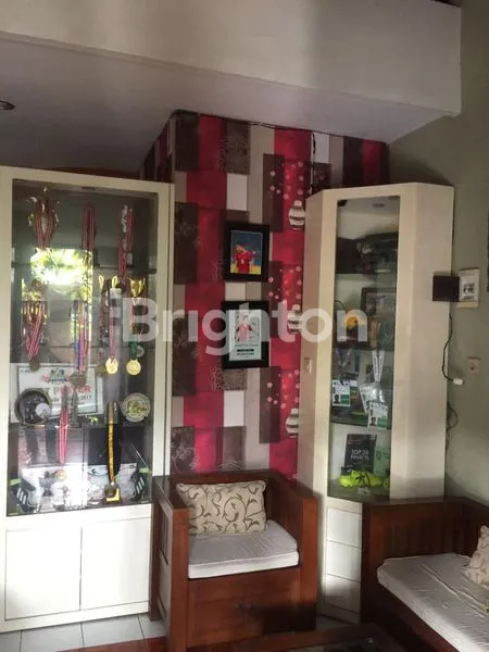 image RUMAH 2LANTAI SIAP HUNI SEMI FURNIS,LOKASI NYAMAN  (6)