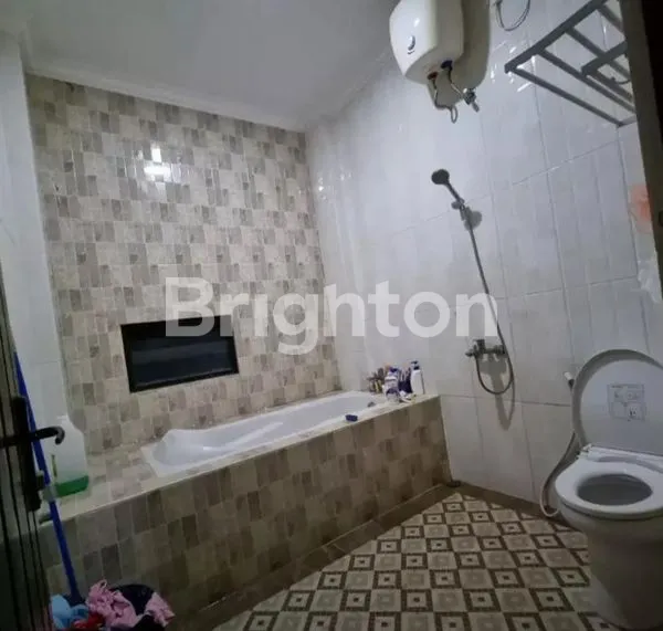 image RUMAH MEWAH MURAH NYAMAN DENGAN HALAMAN LUAS DAN SWIMMING POOL (8)